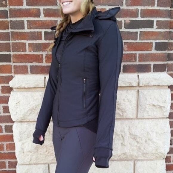 Lululemon Keep It Up Weather Resistant Softshell Jacket in Black size 4 - Picture 1 of 16